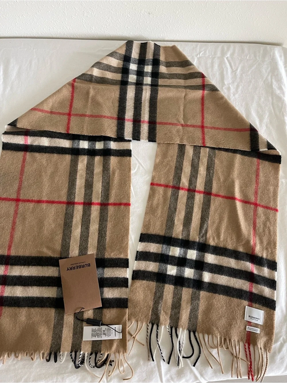 BURBERRY London CHECK CASHMERE 100% SCARF ARCHIVE BEIGE Size 168 X30 CM $470 NWI